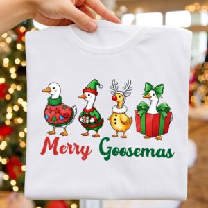 Merry Goosemas Png, Funny Christmas Goose PNG, Retro Holiday Humor Design, Sarcastic Xmas Shirt, Trendy Christmas Tree S