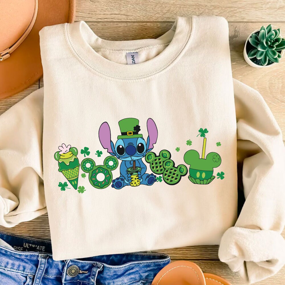 Blue alien Snacking Png, Snackgoal Svg, Blue alien cartoon Snack Vacation Svg, Vacay Mode Svg, Dis ney Magical Kingdom